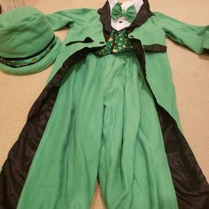 Leprechaun Halloween costume w/pot o gold!